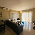 Sion Sarand Holidays דירה סרנדה