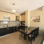 Sion Sarand Holidays דירה סרנדה