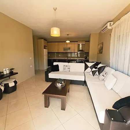 Sion Sarand Holidays Apartmán *
